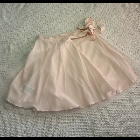 BCBG Maxazria blush tulle wrap around mini skirt - Picture 7 of 7